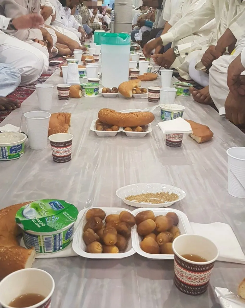 Un iftar à la mosquée.